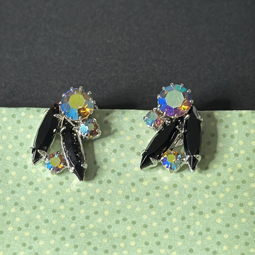 🍄50-60s vintage Black Marquis & iridescent Rhinestone Clip-On Earrings unmarked